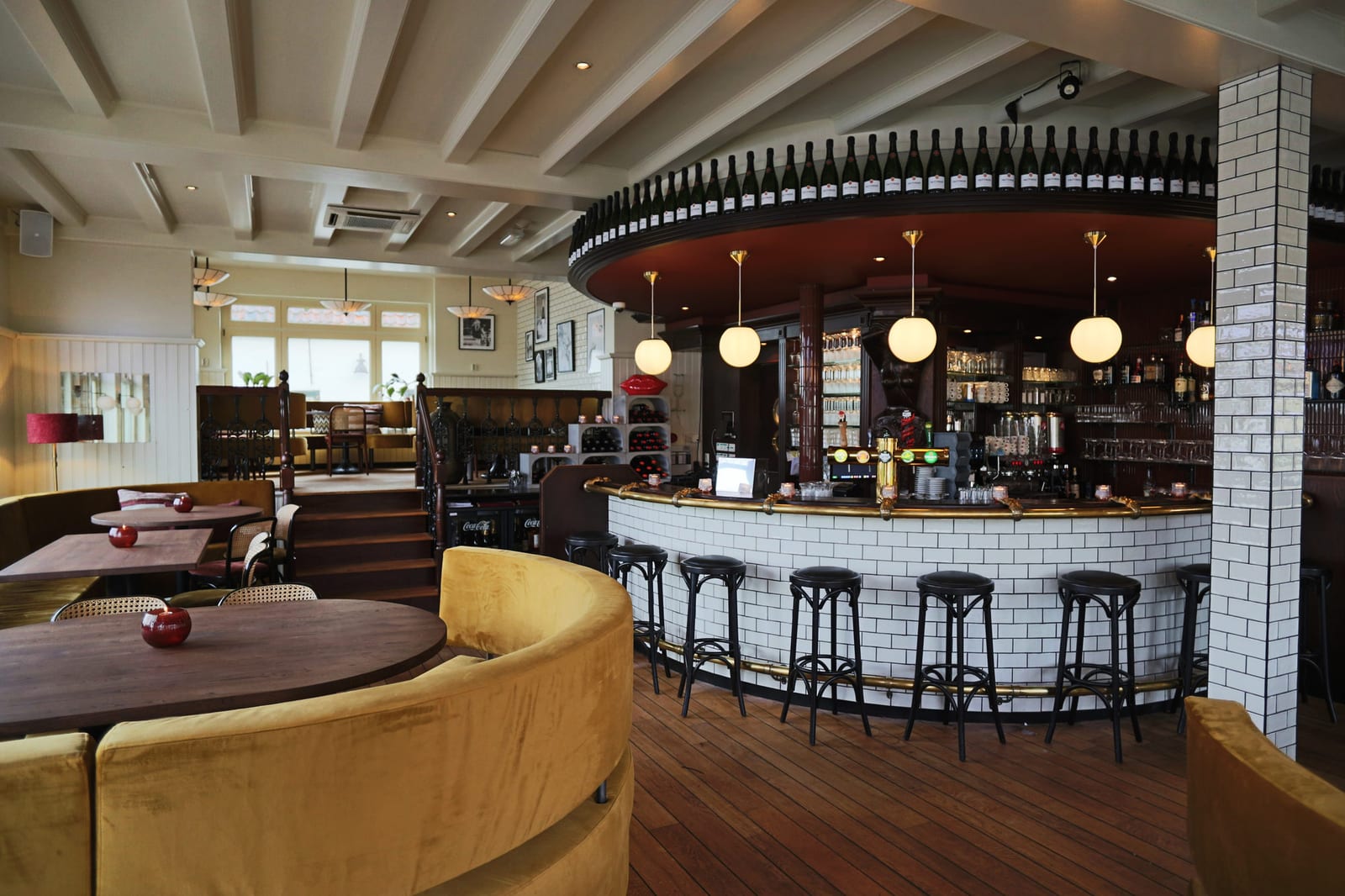 Bellevue Bar Bistro in Willemstad