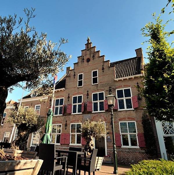 Hotel het Raedthuys in Sint Maartensdijk